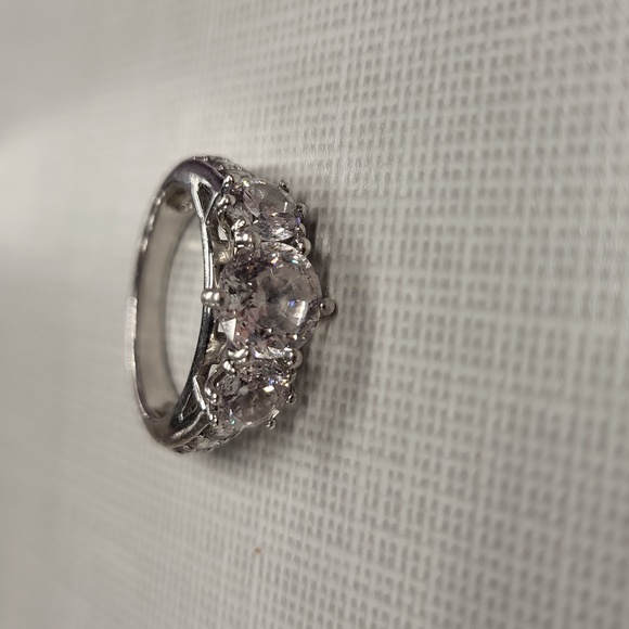 Ring 8 Stone 925 Sterling silver CZ Ring size 6.5 - Picture 3 of 11